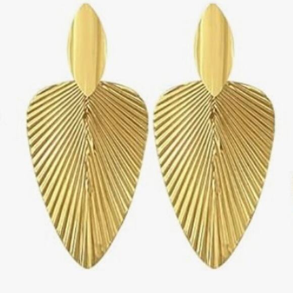 Ribbed Leaf Gold Drop Earrings - Picture 1 of 1